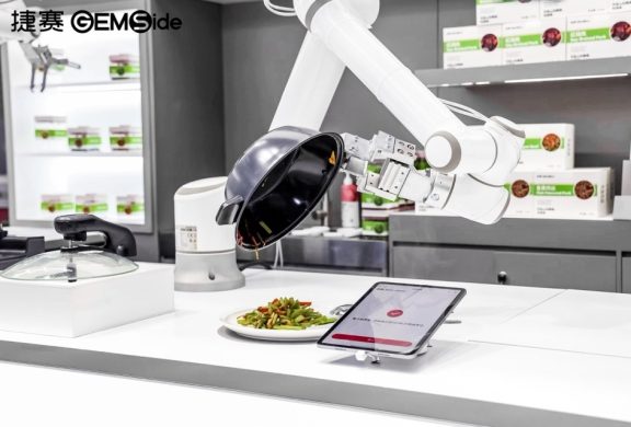 捷赛炒菜机器人及全系产品亮相AWE2024